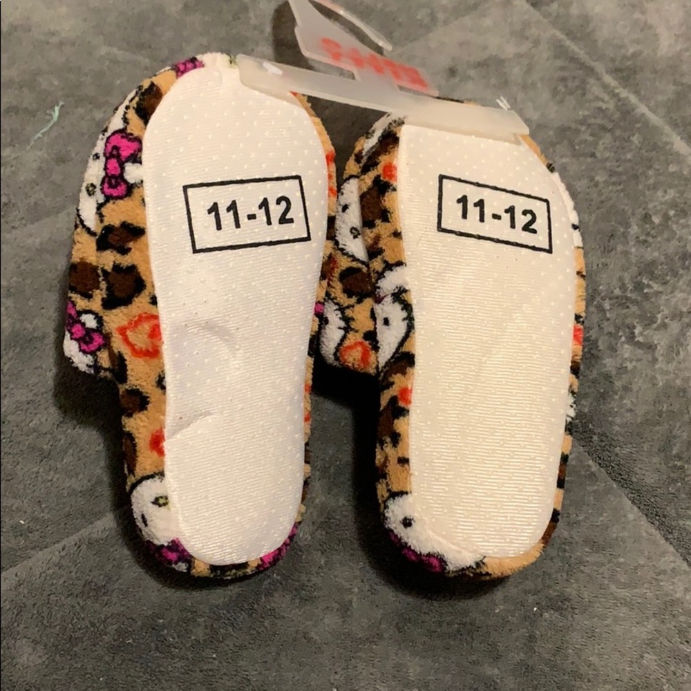 Slippers - Picture 2 of 2